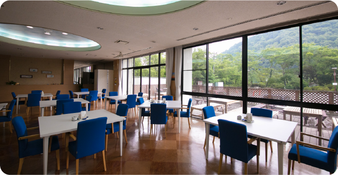 地元食材にこだわった月替りの会席料理